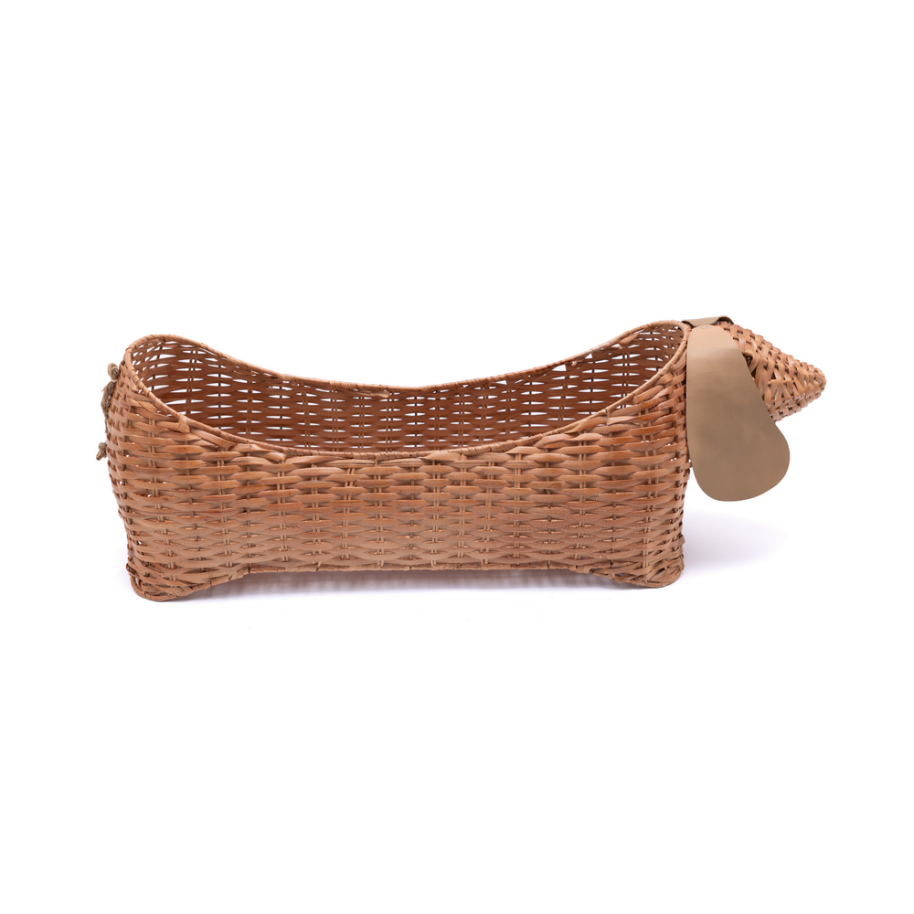 Sossi - Dachshund-shaped basket in natural rattan with leather ears – Handcrafted product, handmade · Kuênia