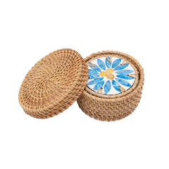 Rayons de Bleuet - Boxed set of 6 coasters in rattan and mother-of-pearl, with lid, blue floral pattern on transparent background – Handcrafted product, handmade · Kuênia