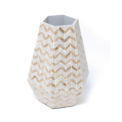 Prisma Largo - Wide prismatic vase in mother-of-pearl marquetry, golden chevron pattern – view 2 – Handcrafted product, handmade · Kuênia