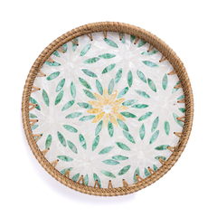 Gardenia - Round tray in handmade rattan and mother-of-pearl, flower garden pattern – view 2 – Handcrafted product, handmade · Kuênia