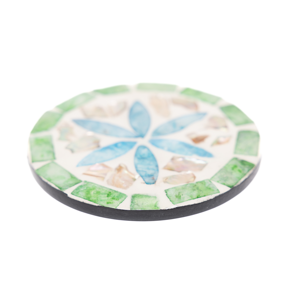 Jardin de Verre - Boxed set of 6 coasters all mother-of-pearl, multicolor floral mosaic – view 3 – Handcrafted product, handmade · Kuênia