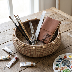 Tronto – Grande corbeille ronde en jonc de mer tressé main – vue d'usage – Produit artisanal fait à la main · Kuênia