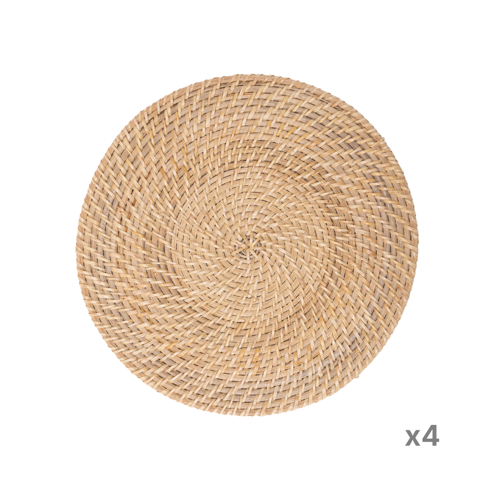 Lune Ensablée - Round placemat in handwoven rattan on transparent background – Handcrafted product, handmade · Kuênia