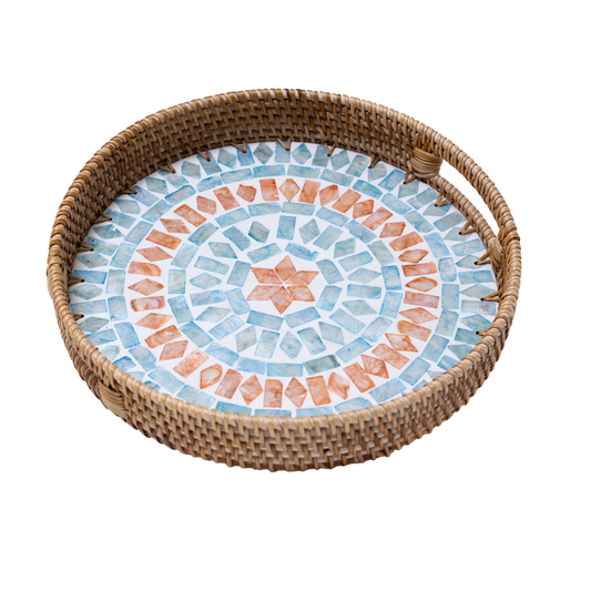 Embrasia - Round tray in handmade rattan and mother-of-pearl on transparent background – Handcrafted product, handmade · Kuênia