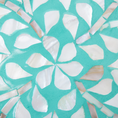 Lagonis - Large round tray all mother-of-pearl, turquoise lagoon background and iridescent petals – view 3 – Handcrafted product, handmade · Kuênia