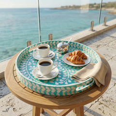 Lagonis - Large round tray all mother-of-pearl, turquoise lagoon background and iridescent petals – detail view – Handcrafted product, handmade · Kuênia