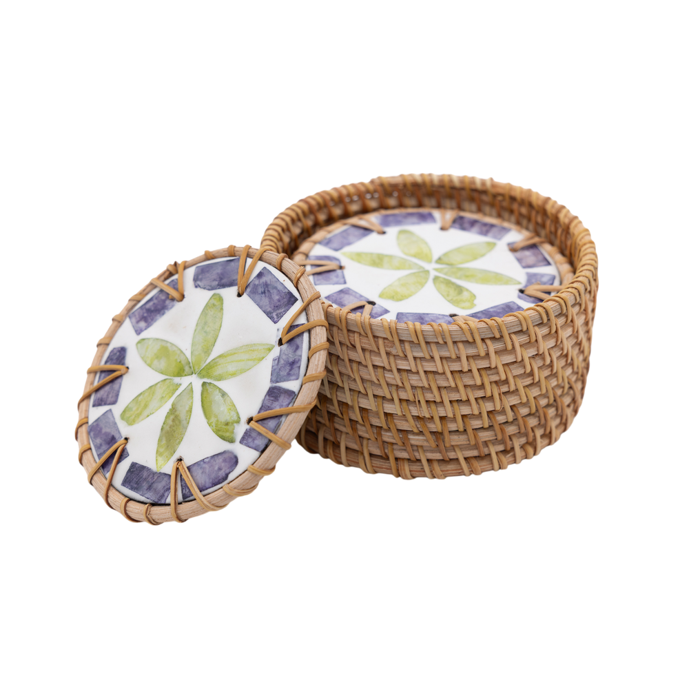 Étoile de Pervenche – Boxed set of 6 coasters in rattan and mother-of-pearl, with lid, purple and green floral pattern on transparent background – Handcrafted product, handmade · Kuênia