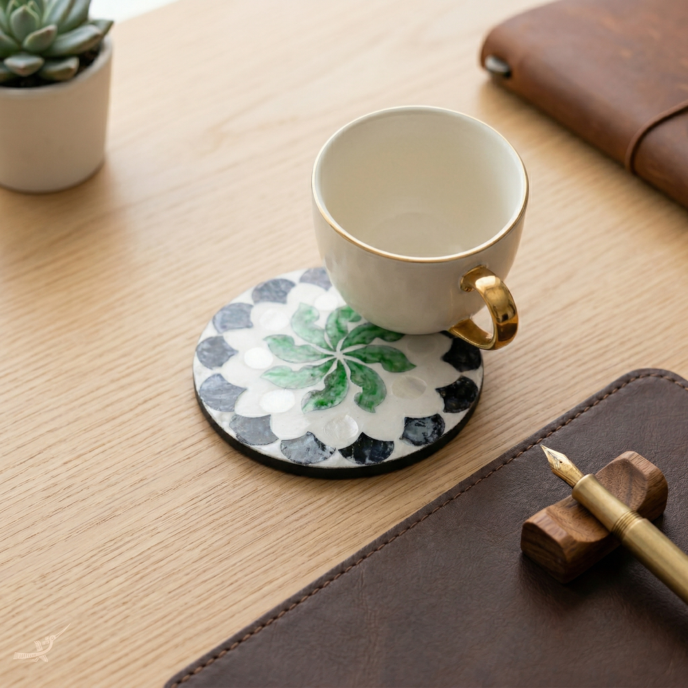 Éclosion de Jade - Boxed set of 6 coasters all mother-of-pearl, green and black botanical pattern – detail view – Handcrafted product, handmade · Kuênia