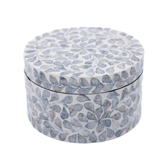 L'Écrin du Temps – Round decorative box in mother-of-pearl, timeless floral pattern on transparent background – Handcrafted product, handmade · Kuênia