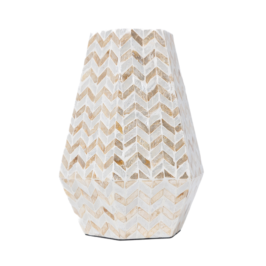 Prisma Largo - Wide prismatic vase in mother-of-pearl marquetry, golden chevron pattern on transparent background – Handcrafted product, handmade · Kuênia