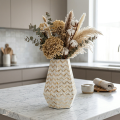 Prisma Largo - Wide prismatic vase in mother-of-pearl marquetry, golden chevron pattern – staged view – Handcrafted product, handmade · Kuênia